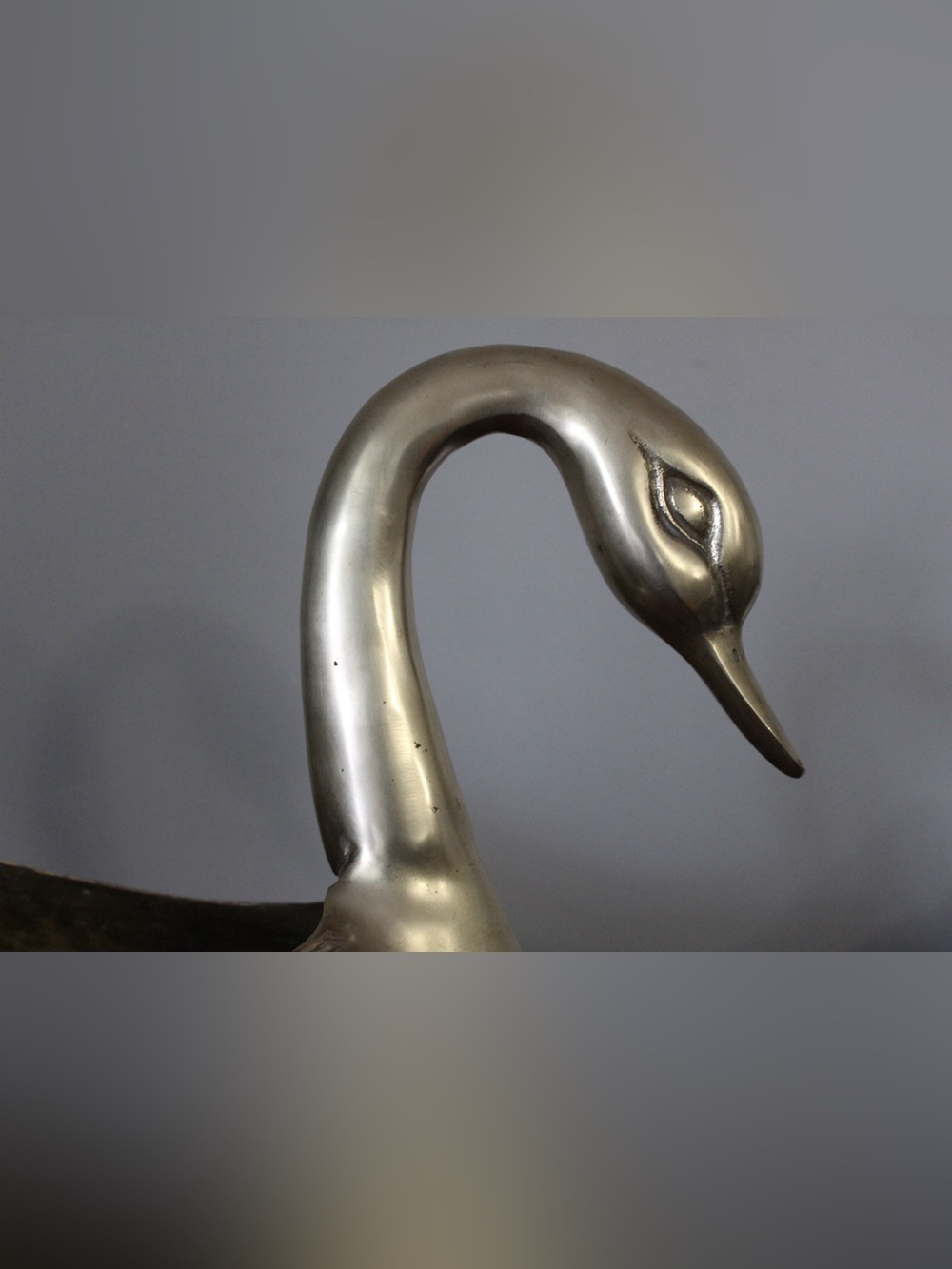 Vintage 1970s extra large Brass Swan Planters set of 2 - Picture 13 of 16